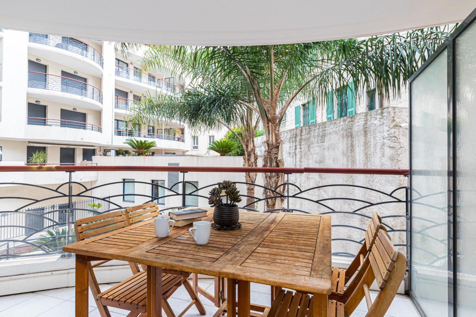 Nice 1 Bedroom Downtown Carre D'Or With Garage Екстер'єр фото