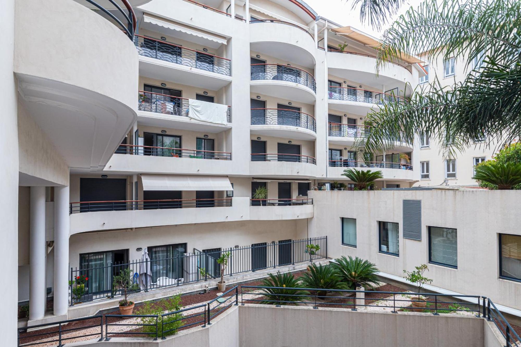 Nice 1 Bedroom Downtown Carre D'Or With Garage Екстер'єр фото